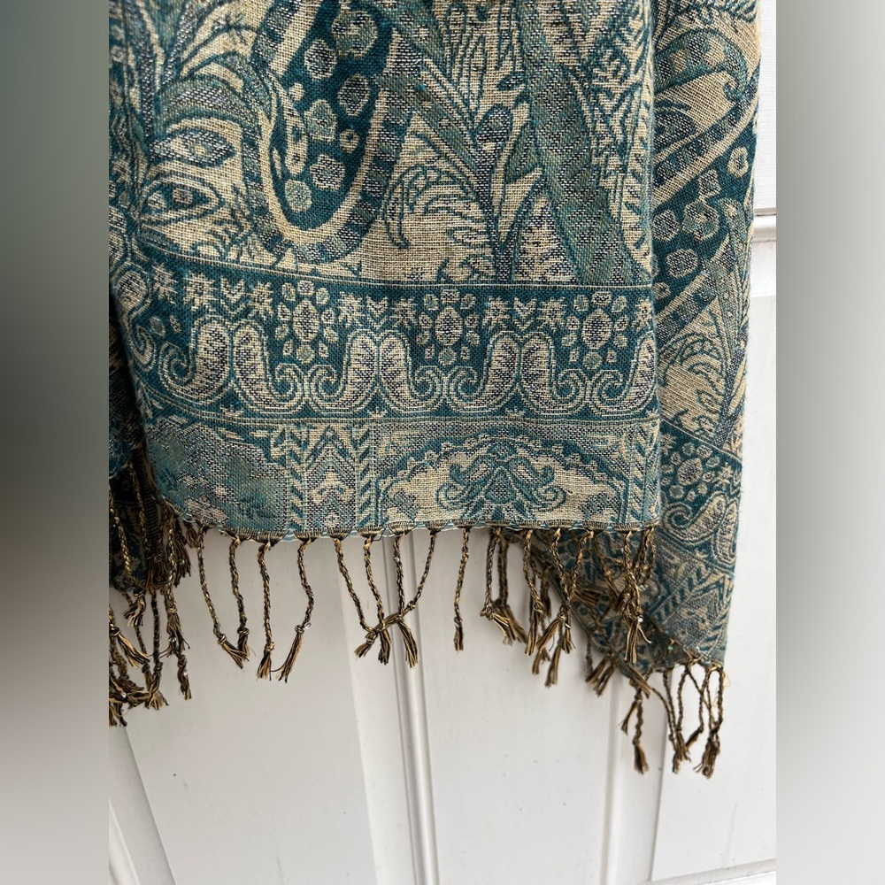 Reversible Scarf - Picture 4 of 5